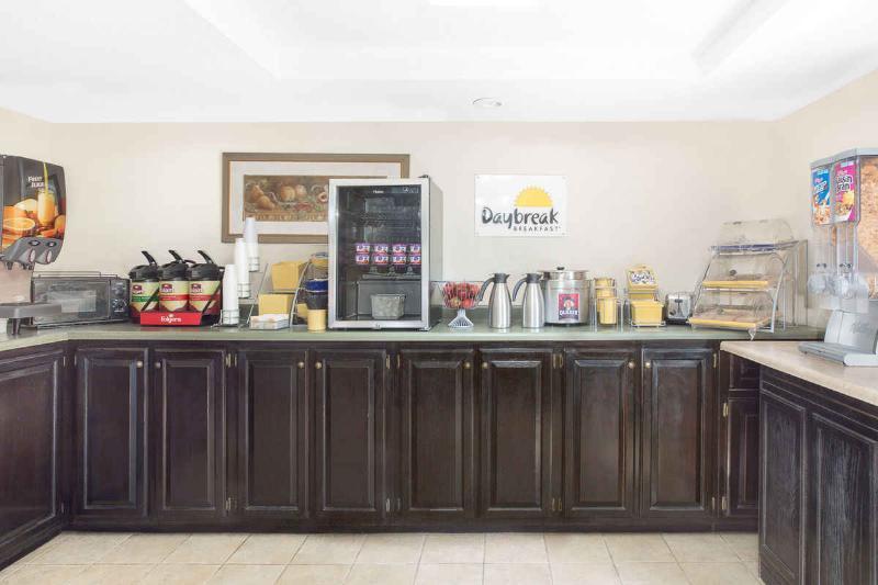 Gray Inn & Suites Buitenkant foto